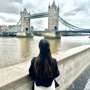 Meet your Posher, Negar